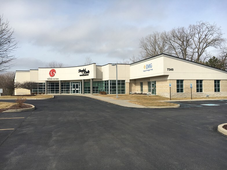 More Photos Of 7340 Crossing Pl, Fishers Medical For Lease