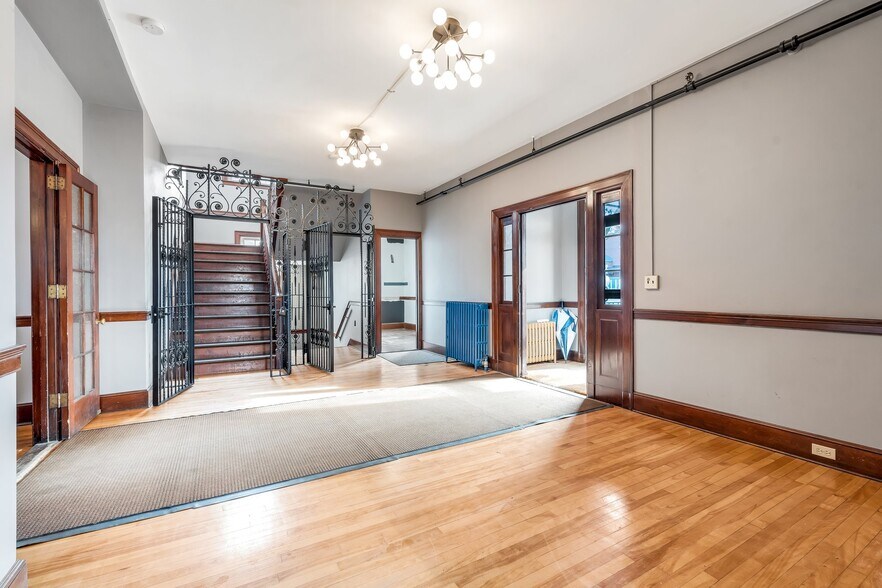 More Photos Of 192 Main St, Ellsworth Storefront For Sale