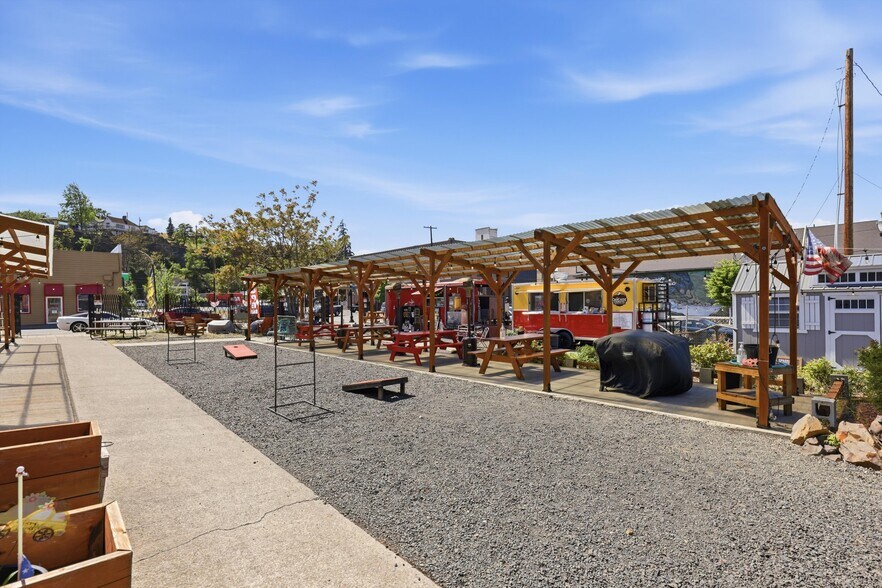 More Photos Of 801 E 2nd St, The Dalles Land For Sale