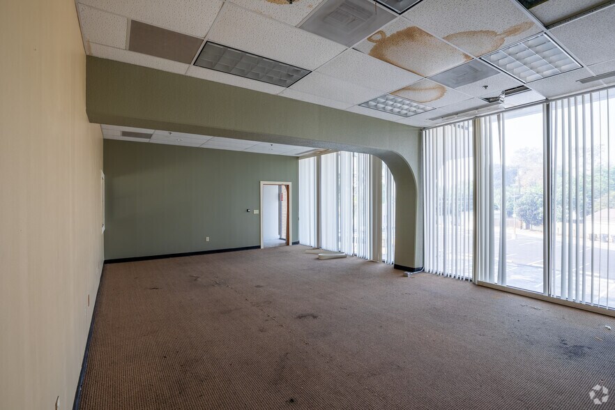 More Photos Of 2211 N Bellflower Blvd, Long Beach Freestanding For Lease