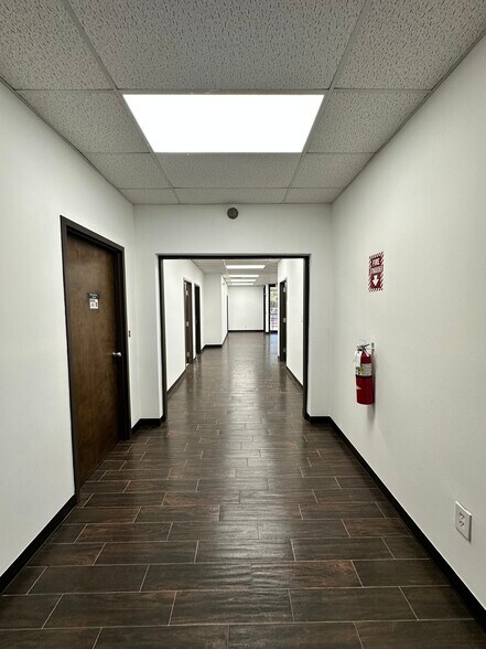 More Photos Of 740 Bradfield Rd, Houston Light Distribution For Lease