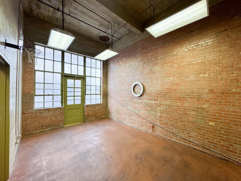 More Photos Of 500 N Main Ave, San Antonio Loft Creative Space For Sale