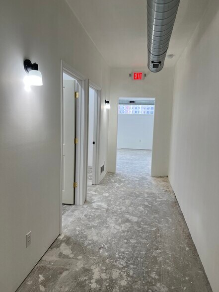 More Photos Of 330 E Oak St, Louisville Office For Sale