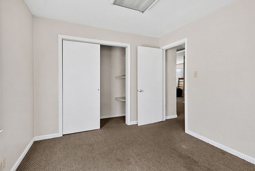 More Photos Of 7102 E Pendleton Pike, Indianapolis Office For Sale