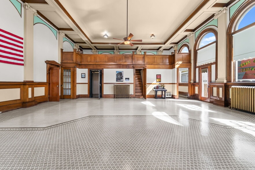 More Photos Of 102 Crosby St, Tekoa Flex For Sale