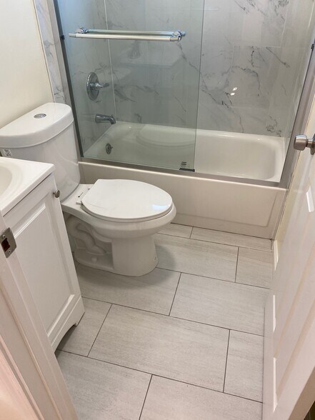 More Photos Of 820 Island Dr, Alameda Specialty For Sale