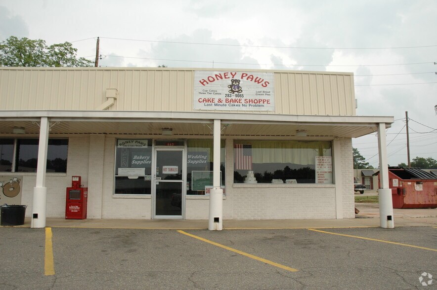 More Photos Of 653 E Madison Ave, Bastrop General Retail For Lease