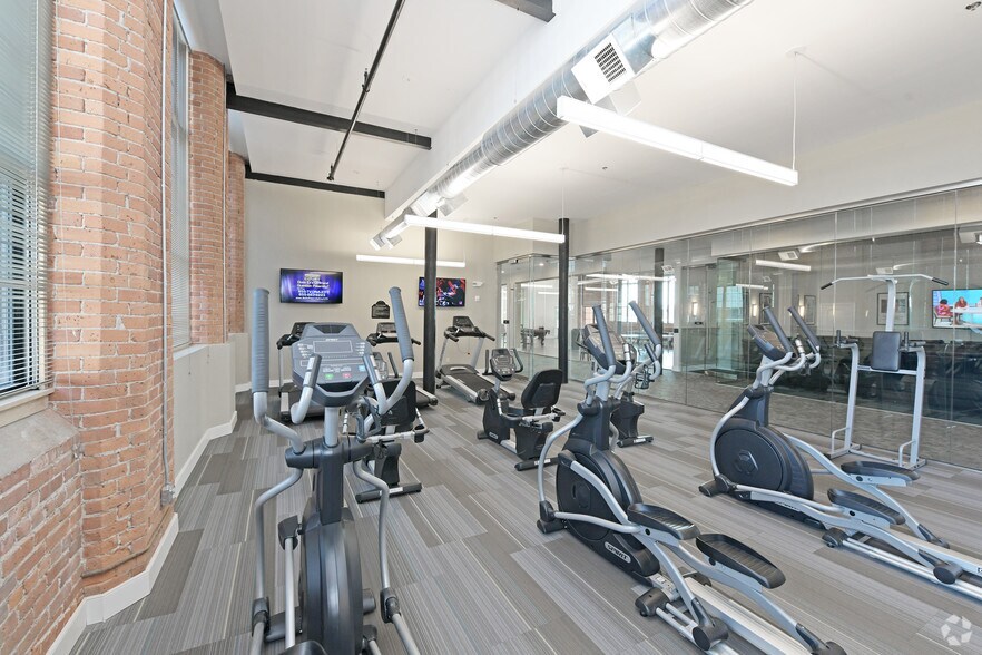 More Photos Of 99 Main St, Warren Apartments For Lease