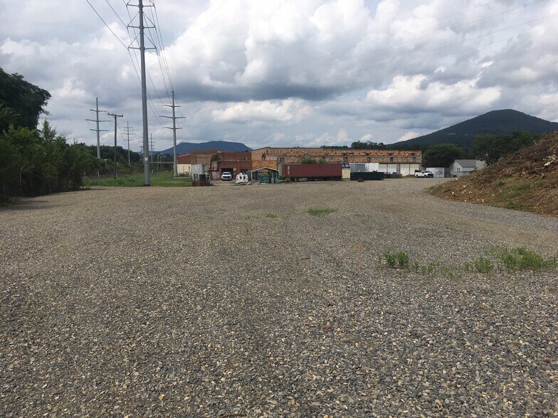3330 Hollins Rd NE, Roanoke, VA 24012 Land For Lease