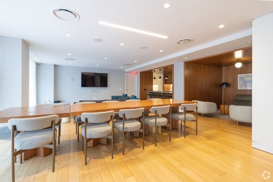 More Photos Of 170 E 87th St, New York Apartments For Lease