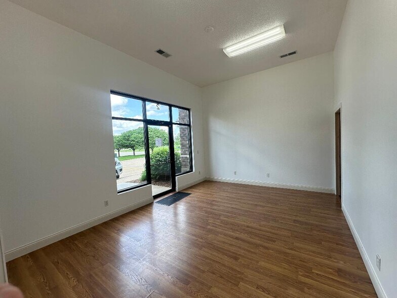 More Photos Of 580 Madison Ave, North Liberty Office For Lease