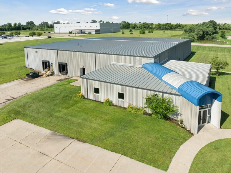 More Photos Of 701 Technology Pl, Waverly Manufacturing For Lease
