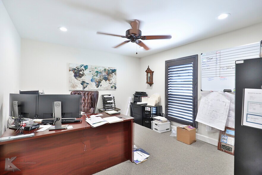 More Photos Of 2257 Industrial Blvd, Abilene Office For Sale