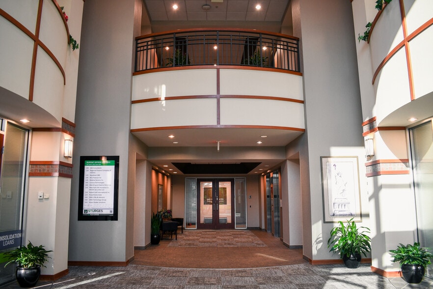 More Photos Of 9921 Dupont Circle Dr, Fort Wayne Medical For Lease