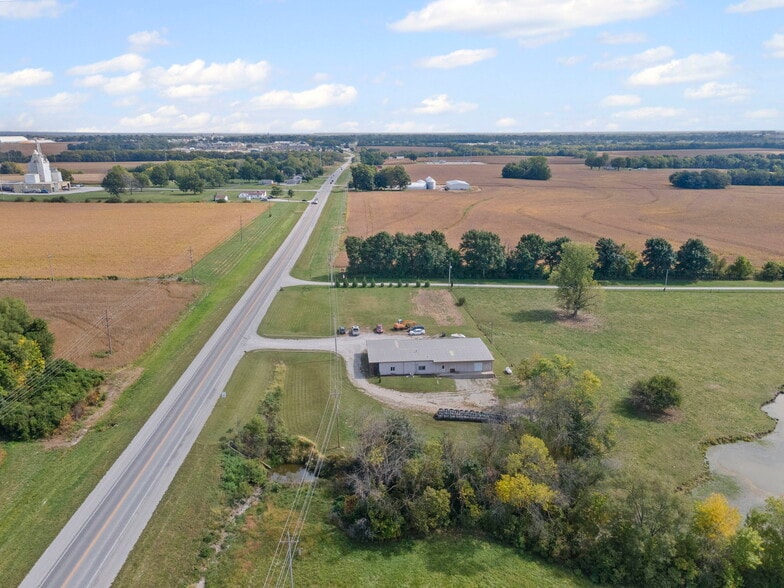 More Photos Of 3160 W Arrow St, Marshall Flex For Sale