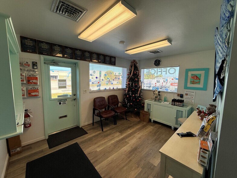 More Photos Of 102 James St, Venice Self Storage For Sale