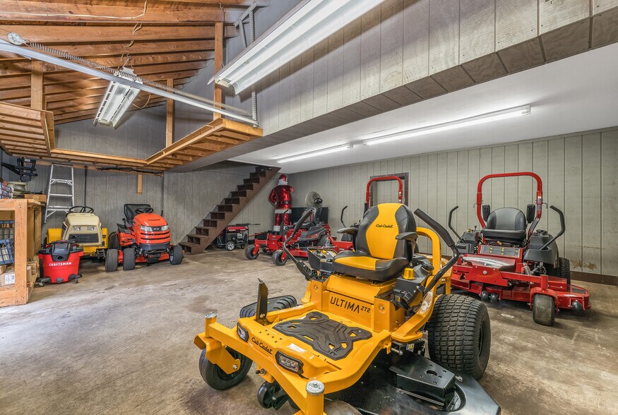 More Photos Of 5 Larison Ln, Ringoes Storefront Retail Office For Sale