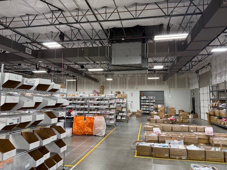 More Photos Of 650 Industry Way, Prosper Showroom For Lease