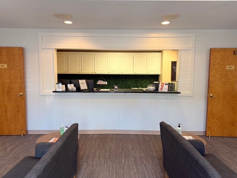 More Photos Of 369 Halton Rd, Greenville Medical For Sale