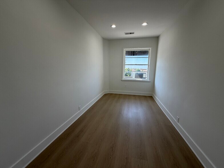 More Photos Of 8947-8969 W Sunset Blvd, West Hollywood Office Residential For Lease