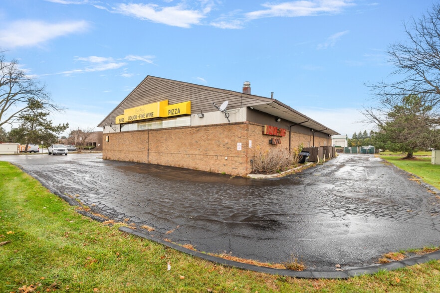 More Photos Of 5625-5655 18 Mile Rd, Sterling Heights Storefront For Sale