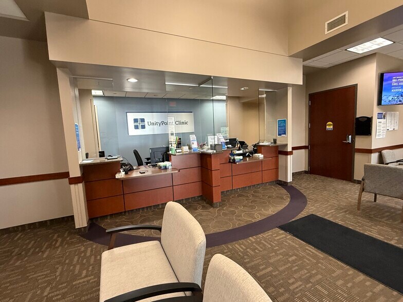More Photos Of 1205 Copper Creek Dr, Des Moines Medical For Sale