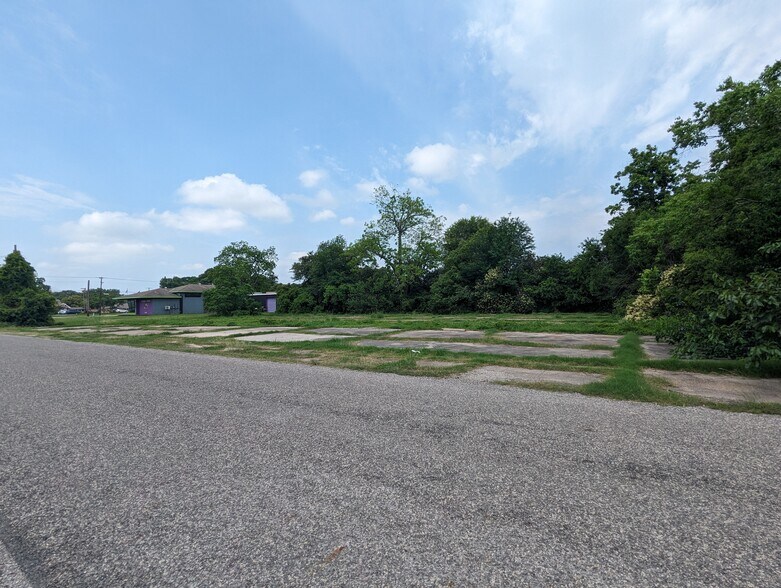 More Photos Of 6131 Jefferson Blvd, Groves Land For Sale