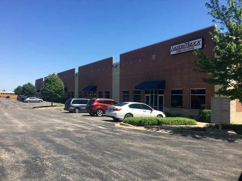 More Photos Of 941 S McLean Blvd, Elgin Warehouse For Lease