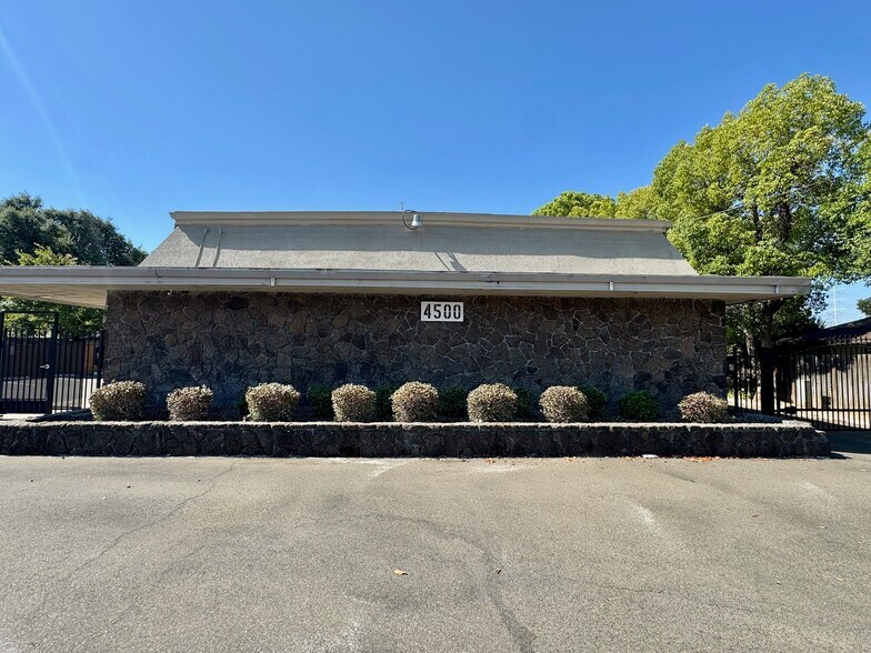 More Photos Of 4500 47th Ave, Sacramento Medical For Lease