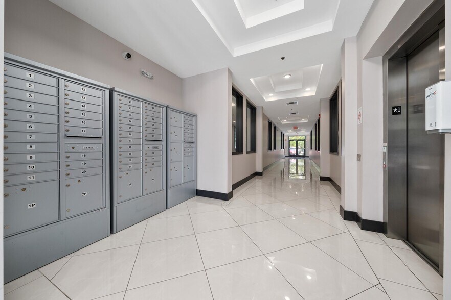 More Photos Of 13550 Village Park Dr, Orlando Office For Lease