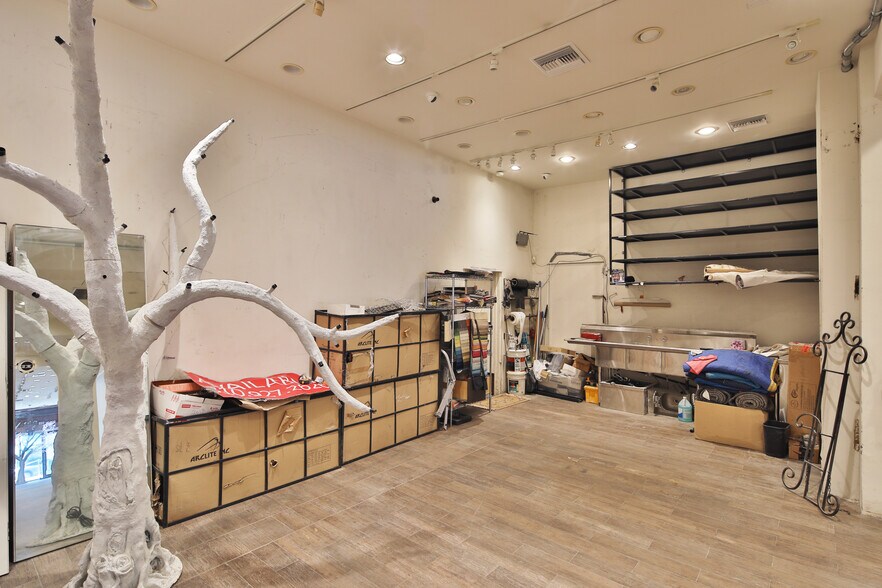 More Photos Of 463-467 S La Brea Ave, Los Angeles Storefront Retail Office For Lease