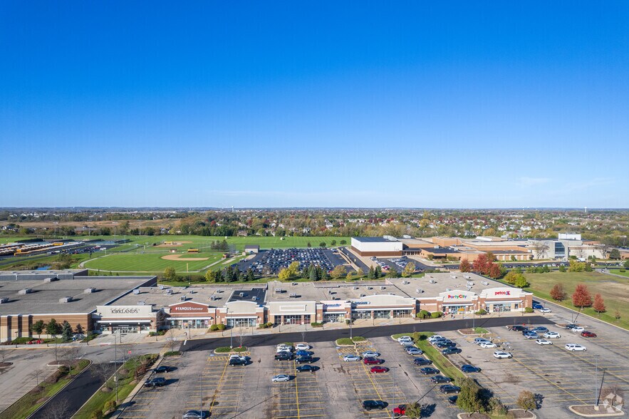 More Photos Of 702-750 S Randall Rd, Algonquin Unknown For Lease