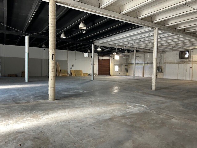 More Photos Of 3075 SW 39th Ave, Miami Showroom For Lease