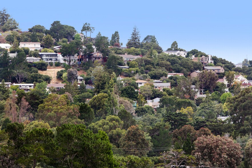 More Photos Of 2200 Village Ct, Belmont Apartments For Sale