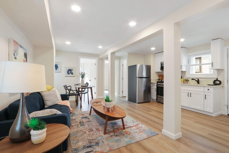 More Photos Of 528 Daisy Ave, Long Beach Apartments For Sale