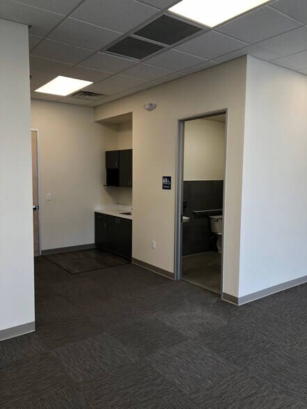 More Photos Of 6728 W Sunset Rd, Las Vegas Unknown For Lease