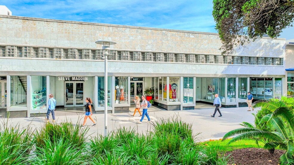 More Photos Of 433-445 Lincoln Rd, Miami, Miami Beach Storefront For Lease
