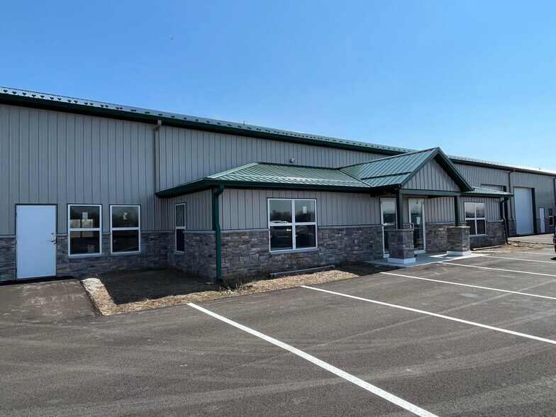 Primary Photo Of 385 Blacketor Dr, Rochester Warehouse For Lease