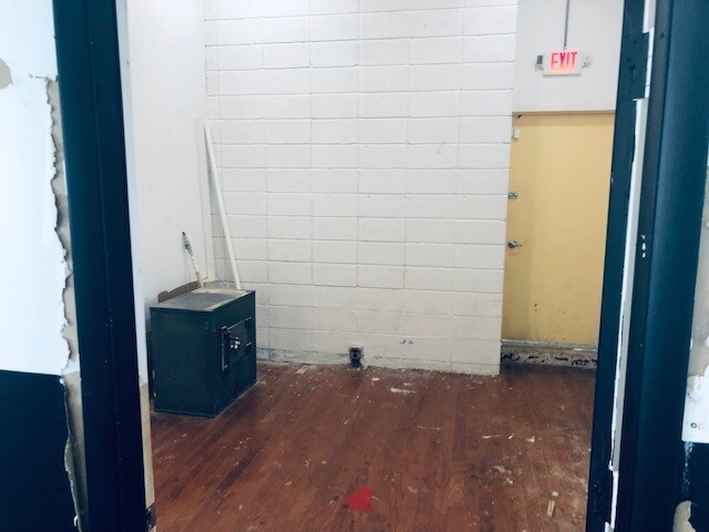 More Photos Of 770 Georges Rd, North Brunswick Storefront For Lease