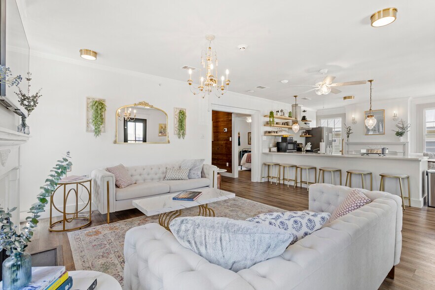 More Photos Of 782 Water St, Biloxi Office For Sale