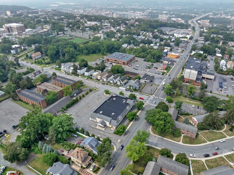 More Photos Of 272 Hoosick St, Troy Freestanding For Lease