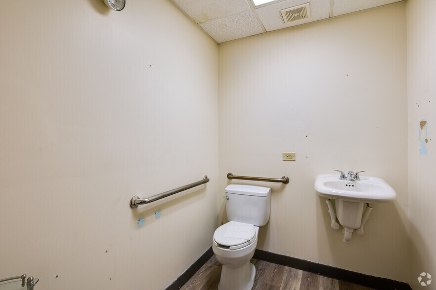 More Photos Of 12021 S Harlem Ave, Palos Heights Medical For Sale