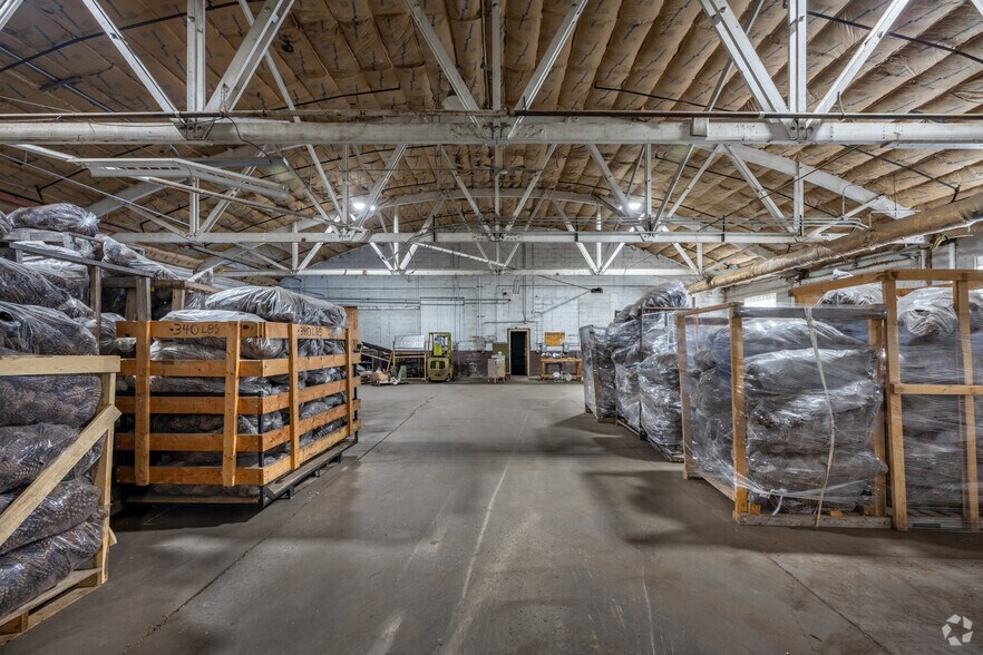 More Photos Of 236 S 2nd St, Butternut Distribution For Lease