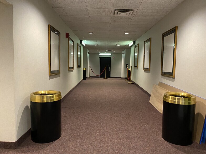 More Photos Of 23-25 W Westfield Ave, Roselle Park Storefront Retail Office For Lease