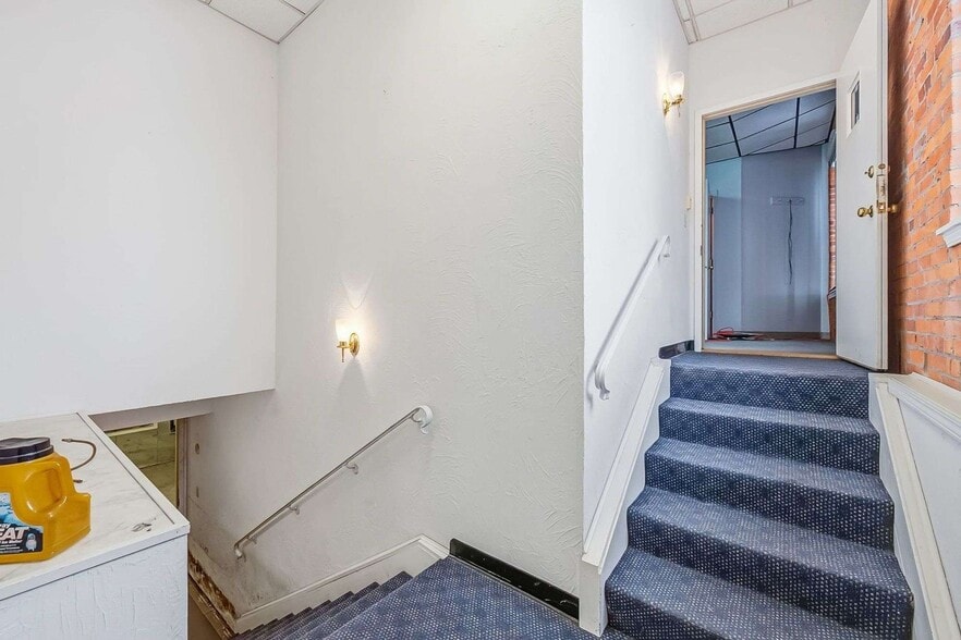 More Photos Of 412 E River St, Elyria Office For Sale