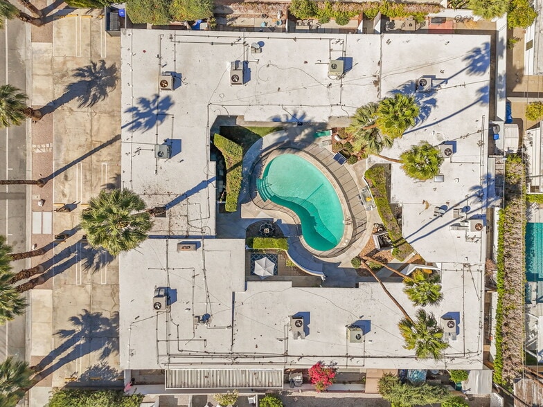 More Photos Of 2080 S Camino Real, Palm Springs Apartments For Sale