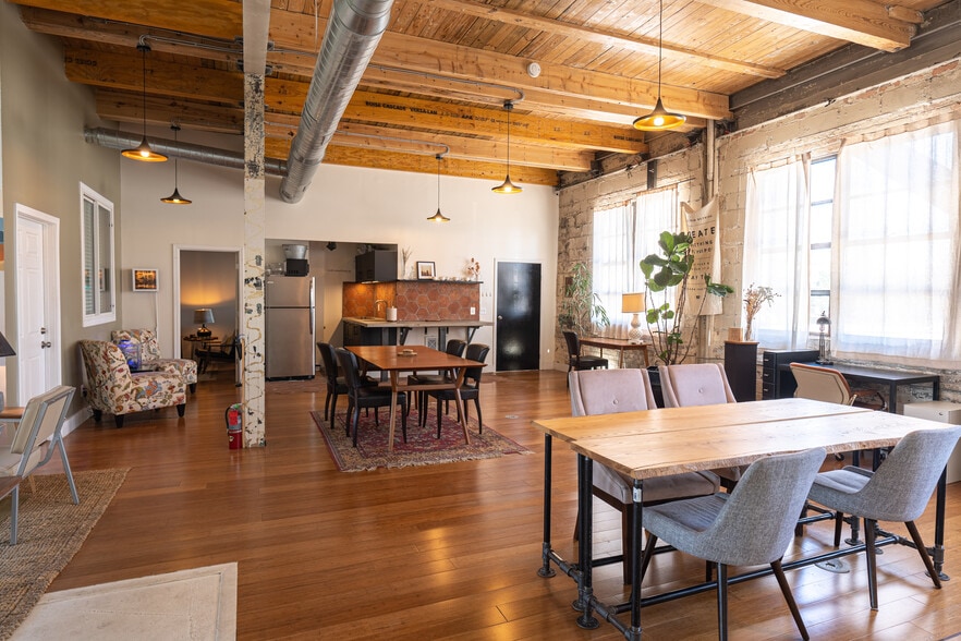 More Photos Of 2831 E Grand Blvd, Detroit Warehouse For Sale