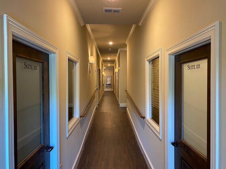 More Photos Of 609 Strada Cir, Mansfield Medical For Lease