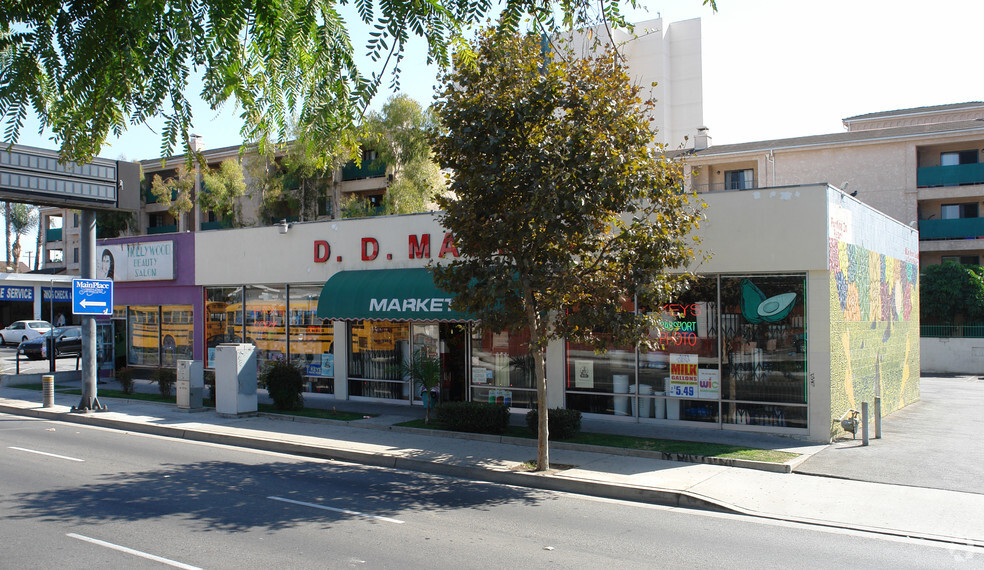 Primary Photo Of 320-322 W 17th St, Santa Ana Supermarket For Sale