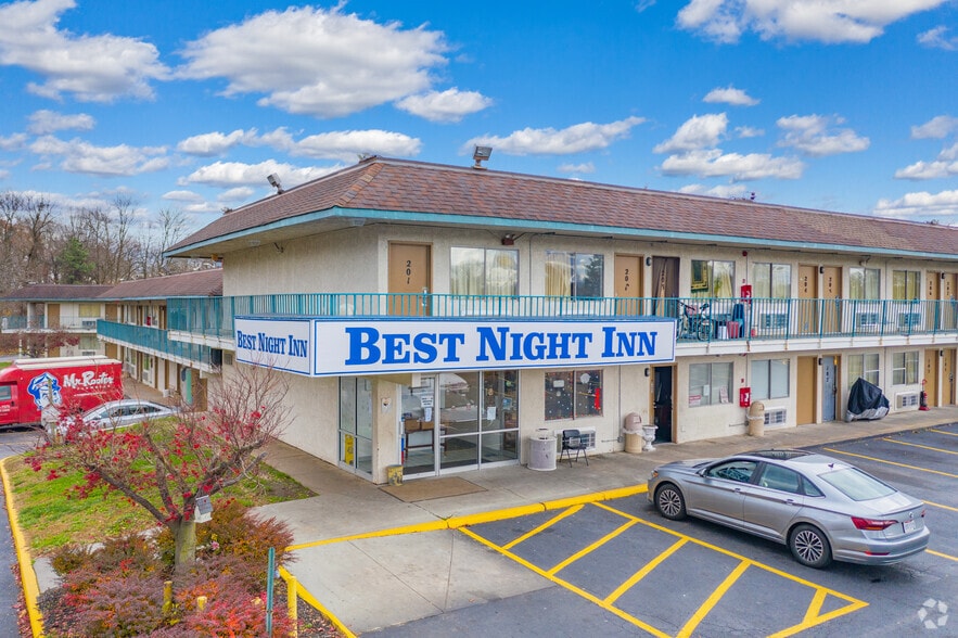 More Photos Of 1200 West Ave, New Castle Hotel For Sale